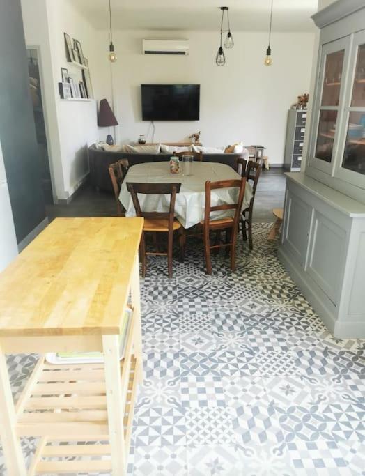 Maison Avec Piscine Dans Village Provencal. Courthézon Kültér fotó