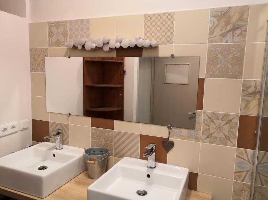 Maison Avec Piscine Dans Village Provencal. Courthézon Kültér fotó