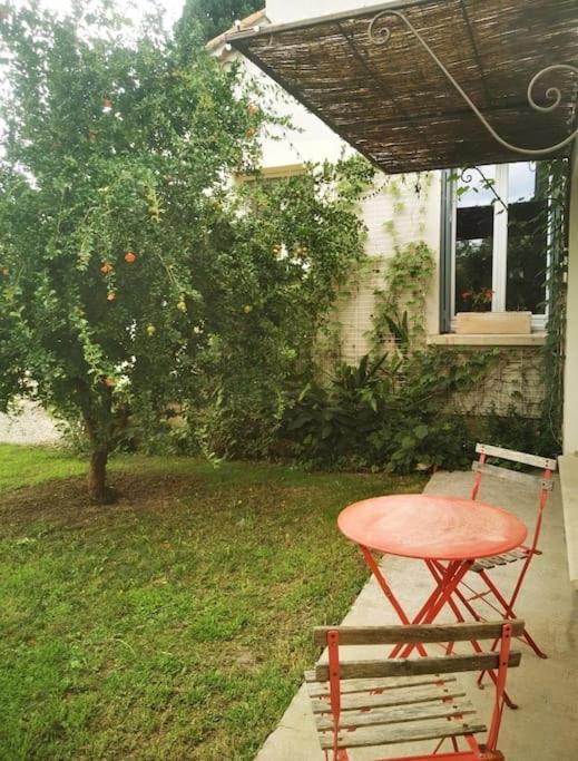 Maison Avec Piscine Dans Village Provencal. Courthézon Kültér fotó